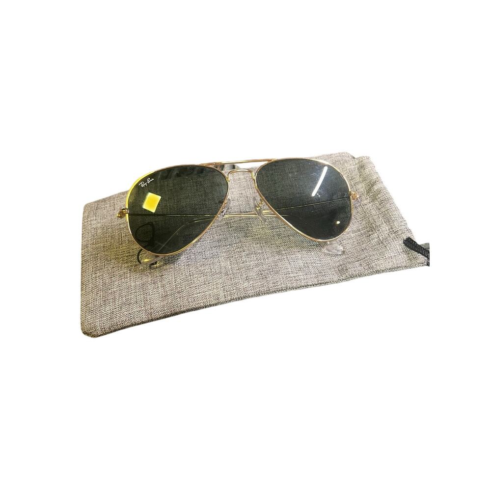 Ray-Ban RB3025 Aviator Large Metal | Gold & G-15 Green
Classic. Iconic.